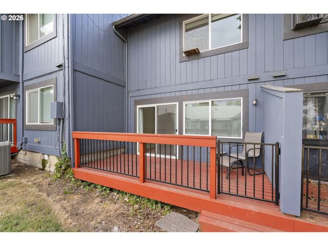 23823 Ne TREEHILL Dr, Wood Village, OR 97060