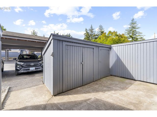 23823 Ne TREEHILL Dr, Wood Village, OR 97060