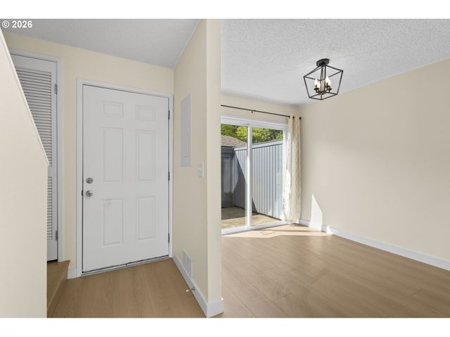 23823 Ne TREEHILL Dr, Wood Village, OR 97060
