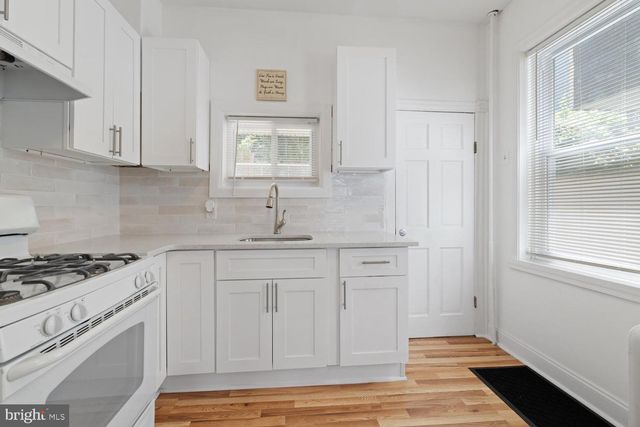 56 E SEYMOUR ST, Philadelphia, PA 19144