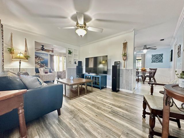 13619 57th Place N, West Palm Beach, FL 33411