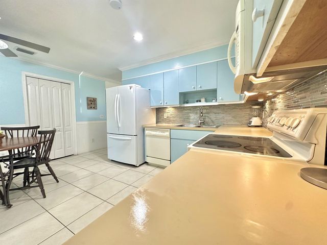 13619 57th Place N, West Palm Beach, FL 33411
