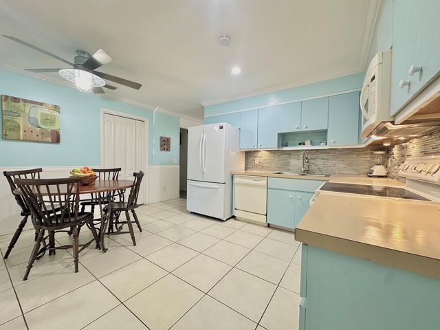 13619 57th Place N, West Palm Beach, FL 33411