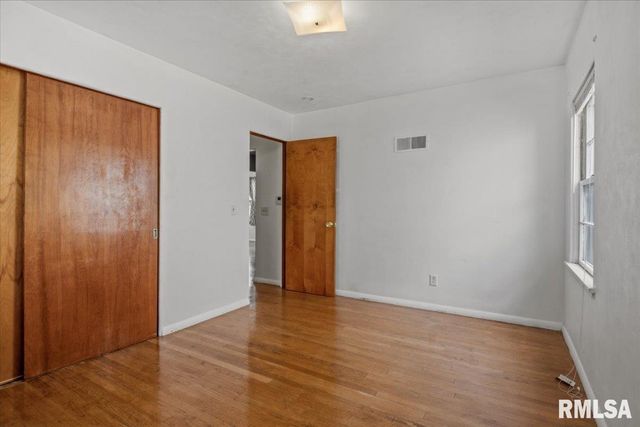 2536 S WALNUT Street, Springfield, IL 62704