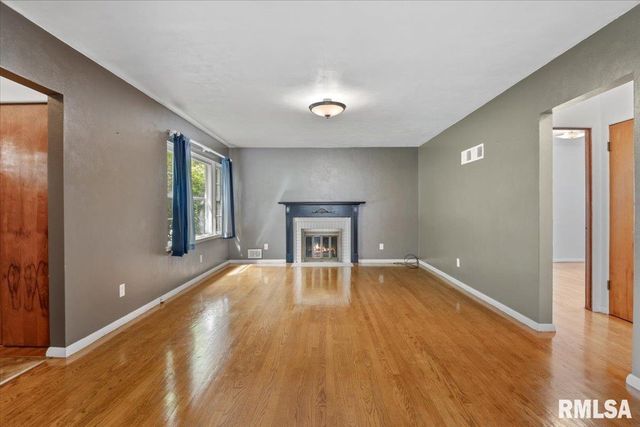 2536 S WALNUT Street, Springfield, IL 62704