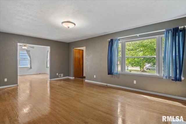 2536 S WALNUT Street, Springfield, IL 62704