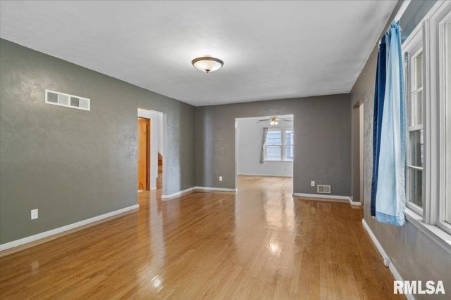 2536 S WALNUT Street, Springfield, IL 62704