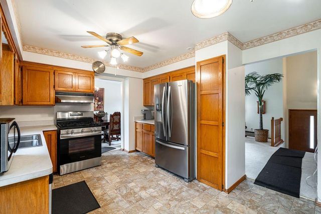 5836 W Green Brook DRIVE, Milwaukee, WI 53223