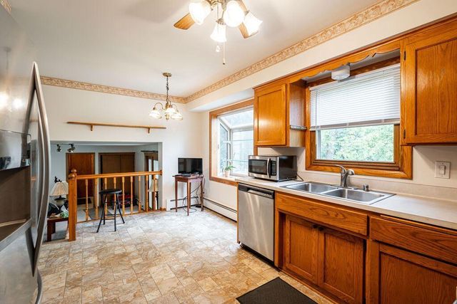 5836 W Green Brook DRIVE, Milwaukee, WI 53223