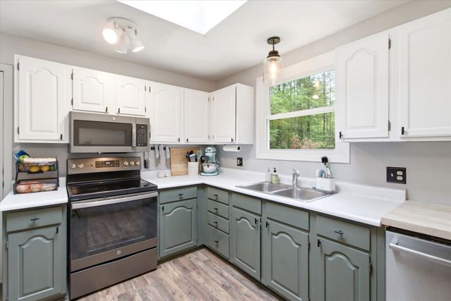 31 Emerald Lane, Hillsborough, NH 03244