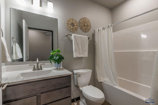 6762 RECEDA ST, Rapid City, SD 57703