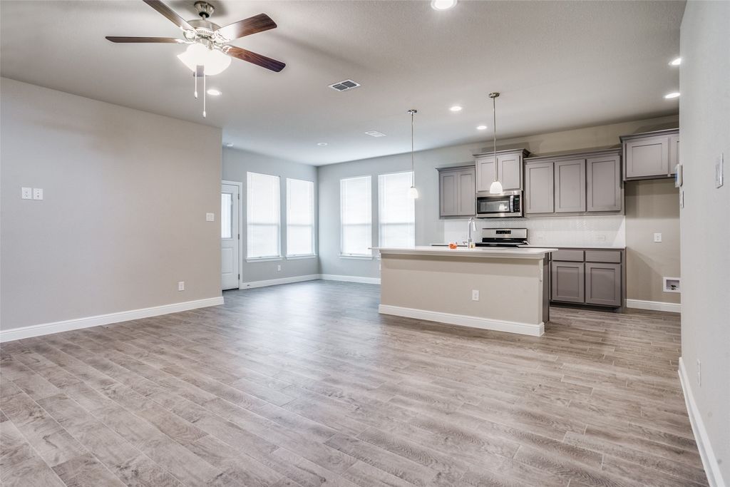 221 Oldcastle Way, Fort Worth, TX 76052 — photo 3