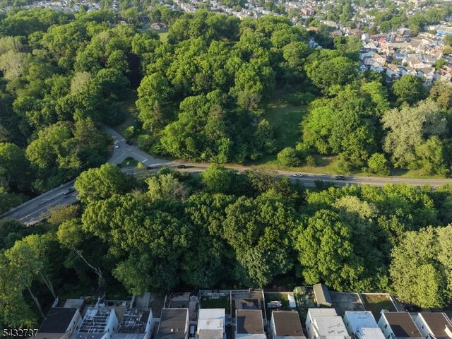 82 Tiffany Blvd, Newark City, NJ 07104