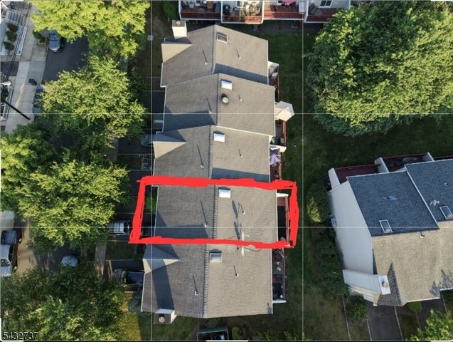 82 Tiffany Blvd, Newark City, NJ 07104