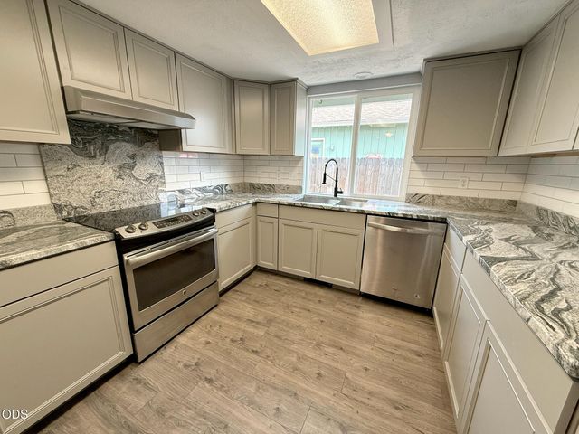 2607 Castle Circle, White City, OR 97503