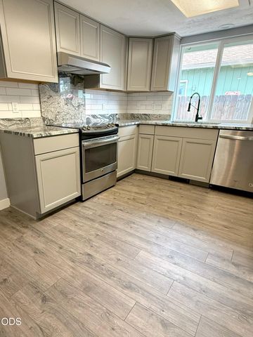 2607 Castle Circle, White City, OR 97503