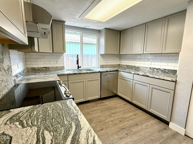 2607 Castle Circle, White City, OR 97503
