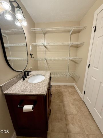 2607 Castle Circle, White City, OR 97503