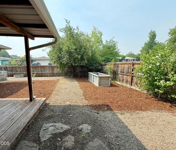 2607 Castle Circle, White City, OR 97503