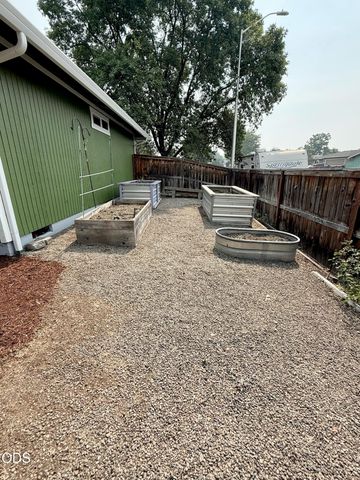 2607 Castle Circle, White City, OR 97503