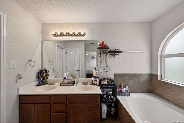 10023 MILL PATH, San Antonio, TX 78254