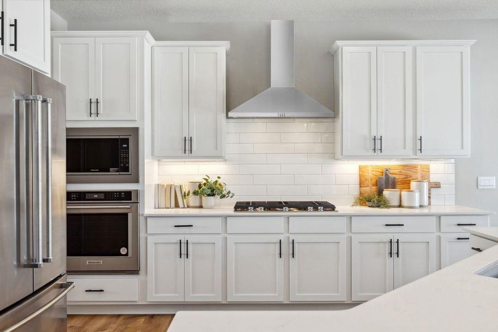 10575 Bent Pine Lane, Woodbury, MN 55129