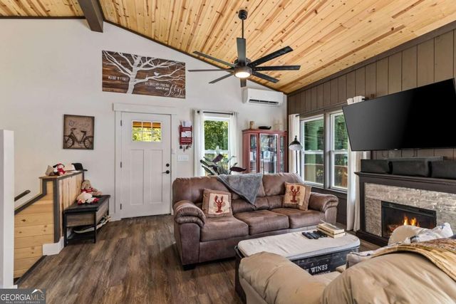 101 Pleasant Hill Circle, Blairsville, GA 30512