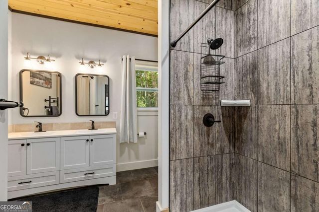101 Pleasant Hill Circle, Blairsville, GA 30512