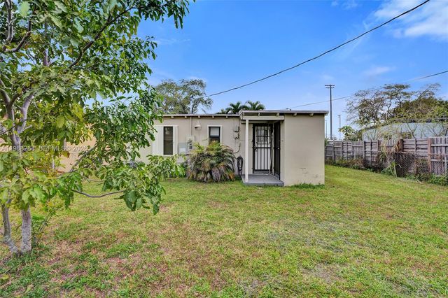 2111 York St, Opa-locka, FL 33054