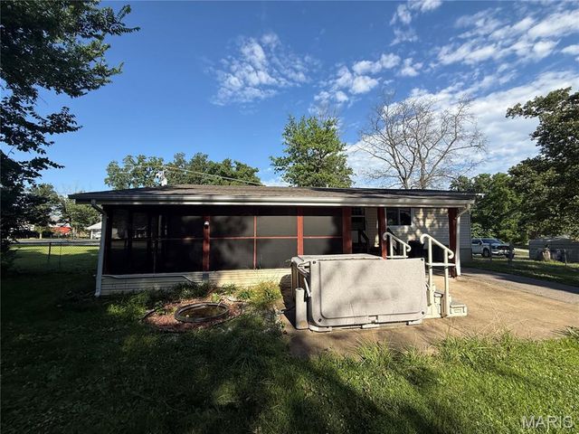 208 Lorene Drive, O'fallon, MO 63366