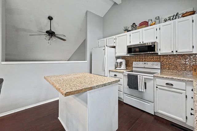 1930 Thornton Court, Des Moines, IA 50320