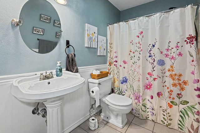 1930 Thornton Court, Des Moines, IA 50320