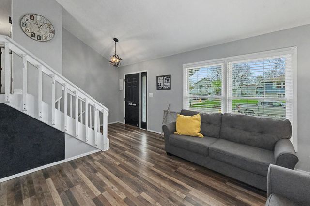 1930 Thornton Court, Des Moines, IA 50320