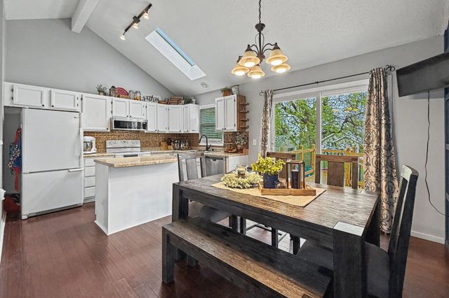 1930 Thornton Court, Des Moines, IA 50320