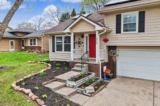 1930 Thornton Court, Des Moines, IA 50320