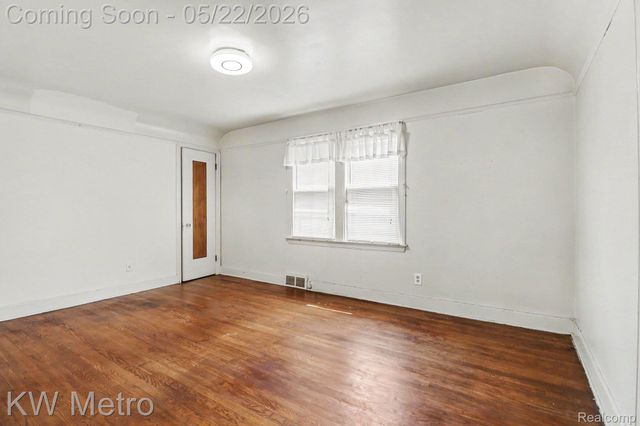 9116 Meyers Road, Detroit, MI 48228