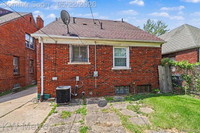 9116 Meyers Road, Detroit, MI 48228