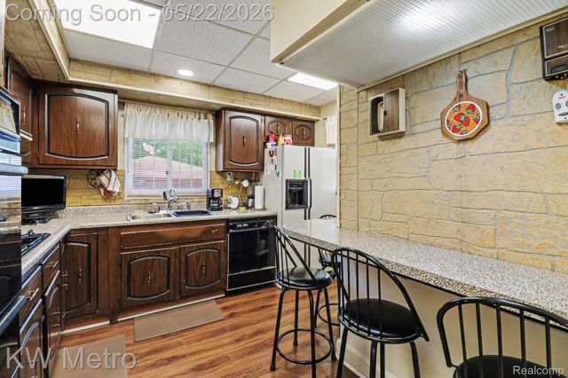 9116 Meyers Road, Detroit, MI 48228