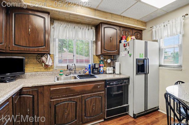9116 Meyers Road, Detroit, MI 48228