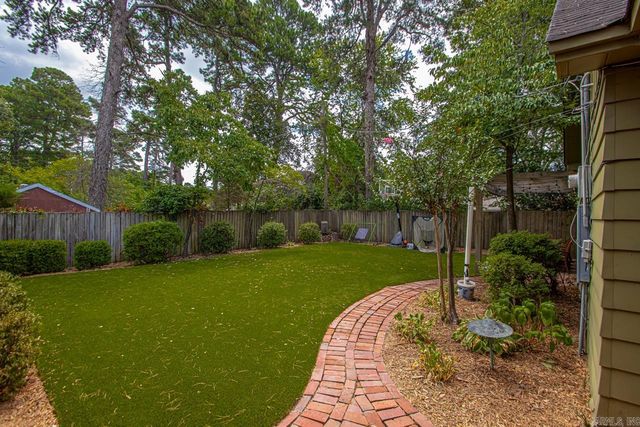 6523 Cantrell Road, Little Rock, AR 72207