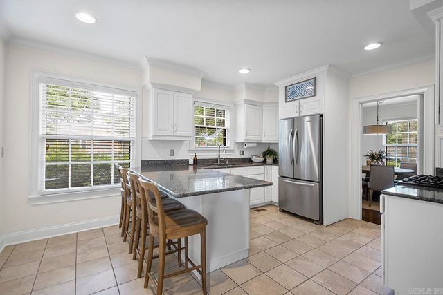 6523 Cantrell Road, Little Rock, AR 72207