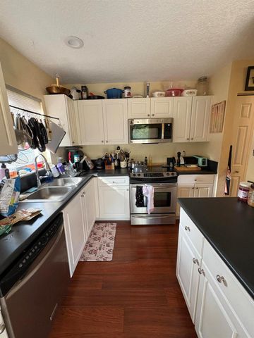 2000 NW 99th Way, Sunrise, FL 33322