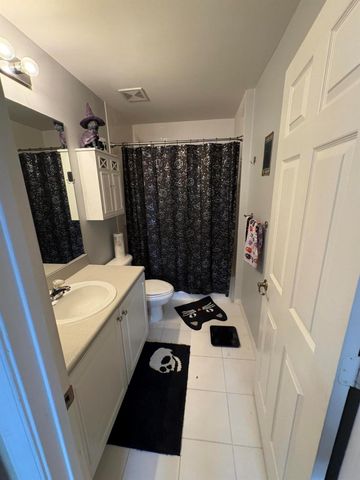 2000 NW 99th Way, Sunrise, FL 33322