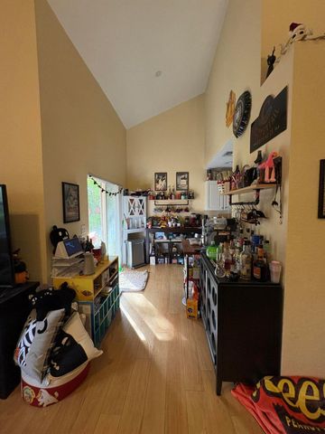 2000 NW 99th Way, Sunrise, FL 33322