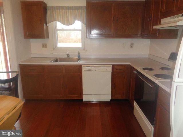 130 DORCHESTER DR, Southampton, NJ 08088