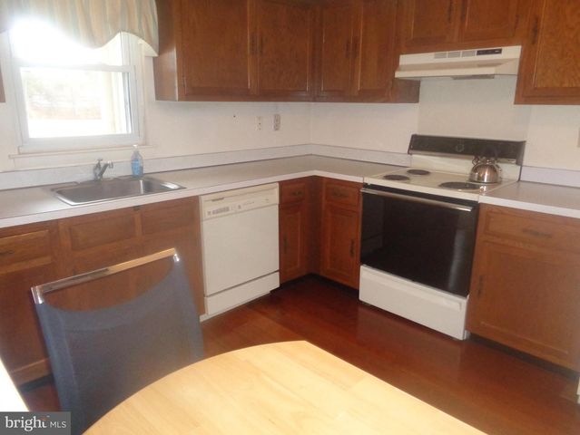 130 DORCHESTER DR, Southampton, NJ 08088