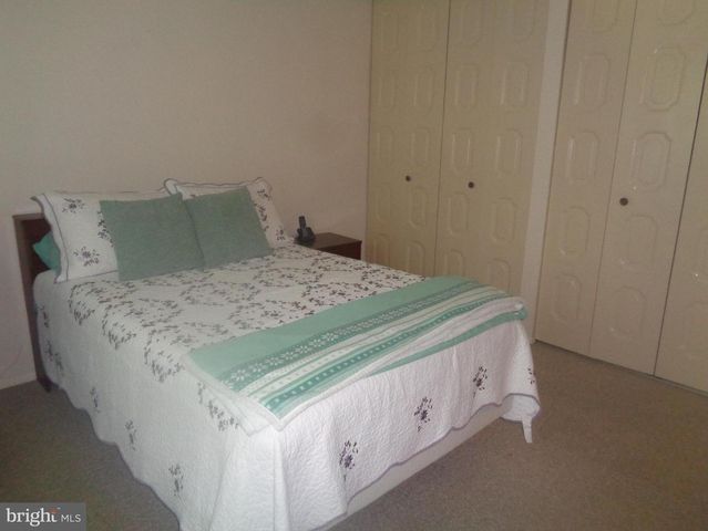 130 DORCHESTER DR, Southampton, NJ 08088