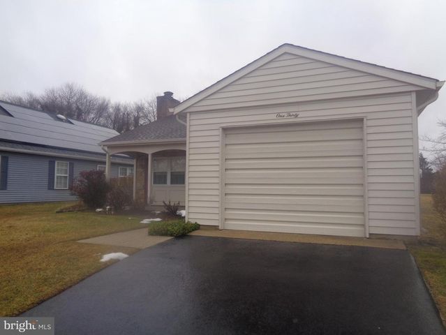 130 DORCHESTER DR, Southampton, NJ 08088