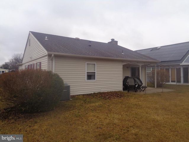 130 DORCHESTER DR, Southampton, NJ 08088