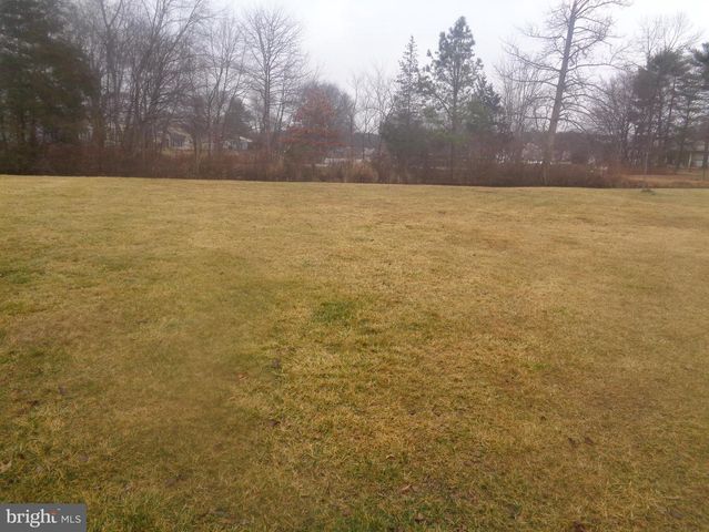 130 DORCHESTER DR, Southampton, NJ 08088